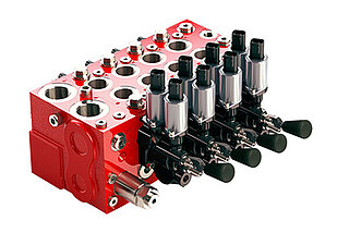 Compact and energy-efficient load-sensing sectional control blocks