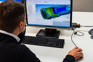 Aumente sua eficiência com a HYDAC graças aos projetos de sistemas inteligentes